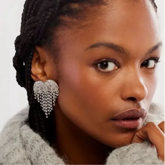 Free People Hearts On Fire Dangle Earrings Rhinestone Heart Fringe Statement NWT - Picture 11 of 12